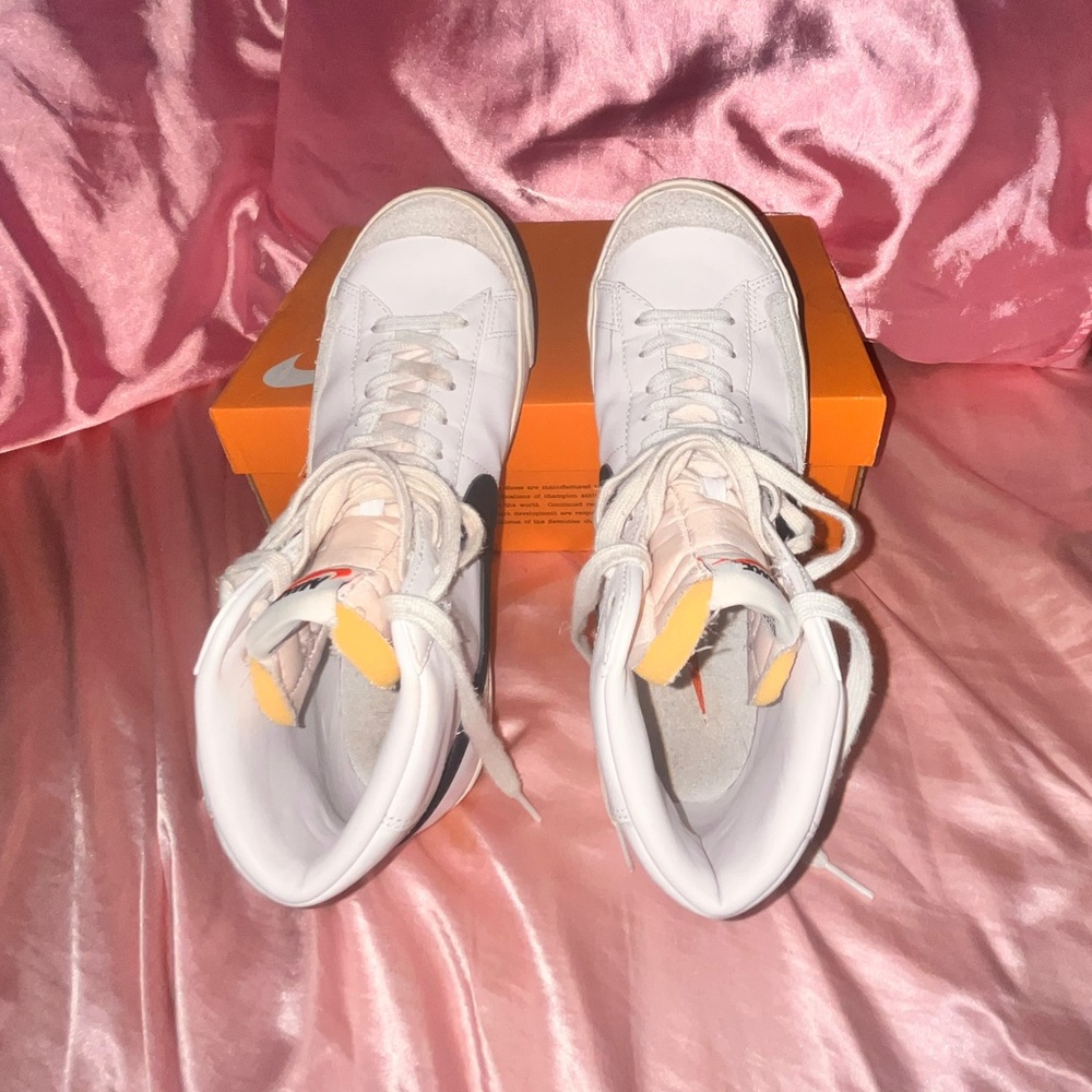 Nike W BLAZER 77’ size 10 women’s